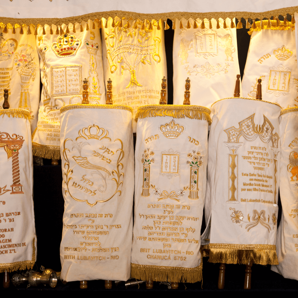 Dohany Synagogue Budapest has more than 20 Tora scrolls, 1024