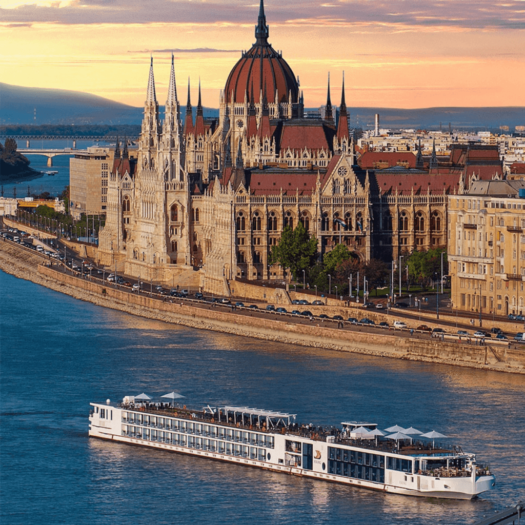 Danube Cruise ship in Budapest, private shore excursion